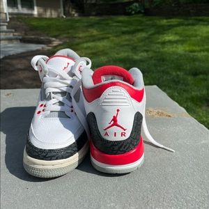 Air Jordan Retro 3 - Fire Red Boys: Size 6Y